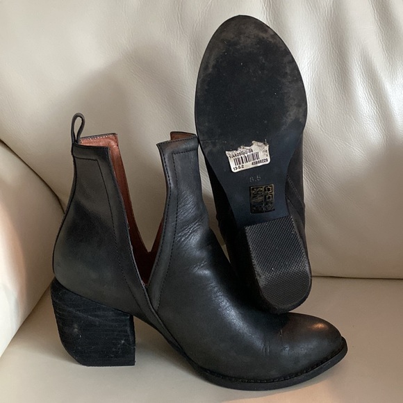 JEFFREY CAMPBELL BOOTS - Picture 2 of 3